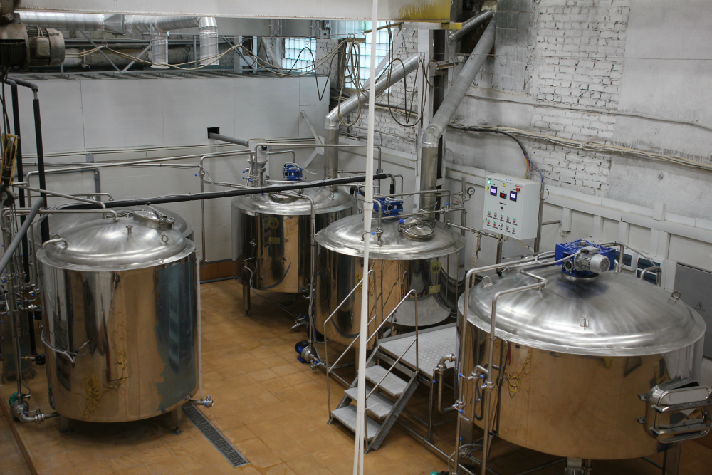 Пивоварни россии. Selfmade Brewery пивоварня. Selfmade пивоварня логотип. Российские московские пивоварни. Theakston Brewery пивоварня.